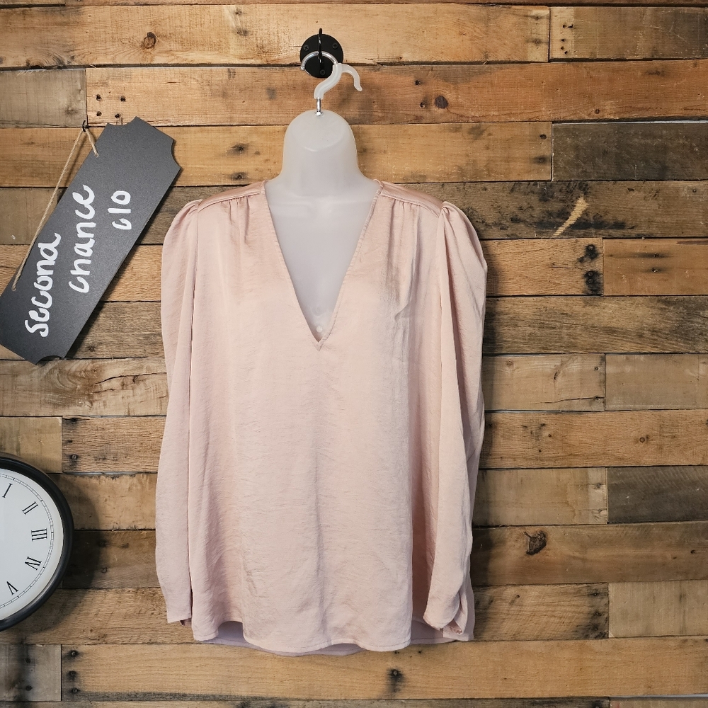 Express women's low neckline peachy colored pullover blouse size L